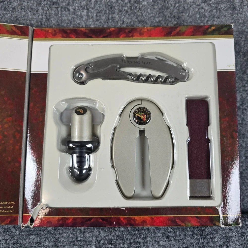 Turning Leaf California Wine Lover's Gift Set Corkscrew Stopper Foil Cutter Drip